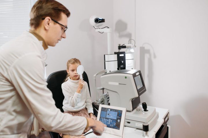 Entwicklung, Seh-, Hör- & Sprachtests